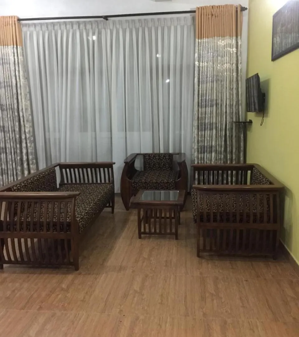 Apartment Lucky Home Ampitiya